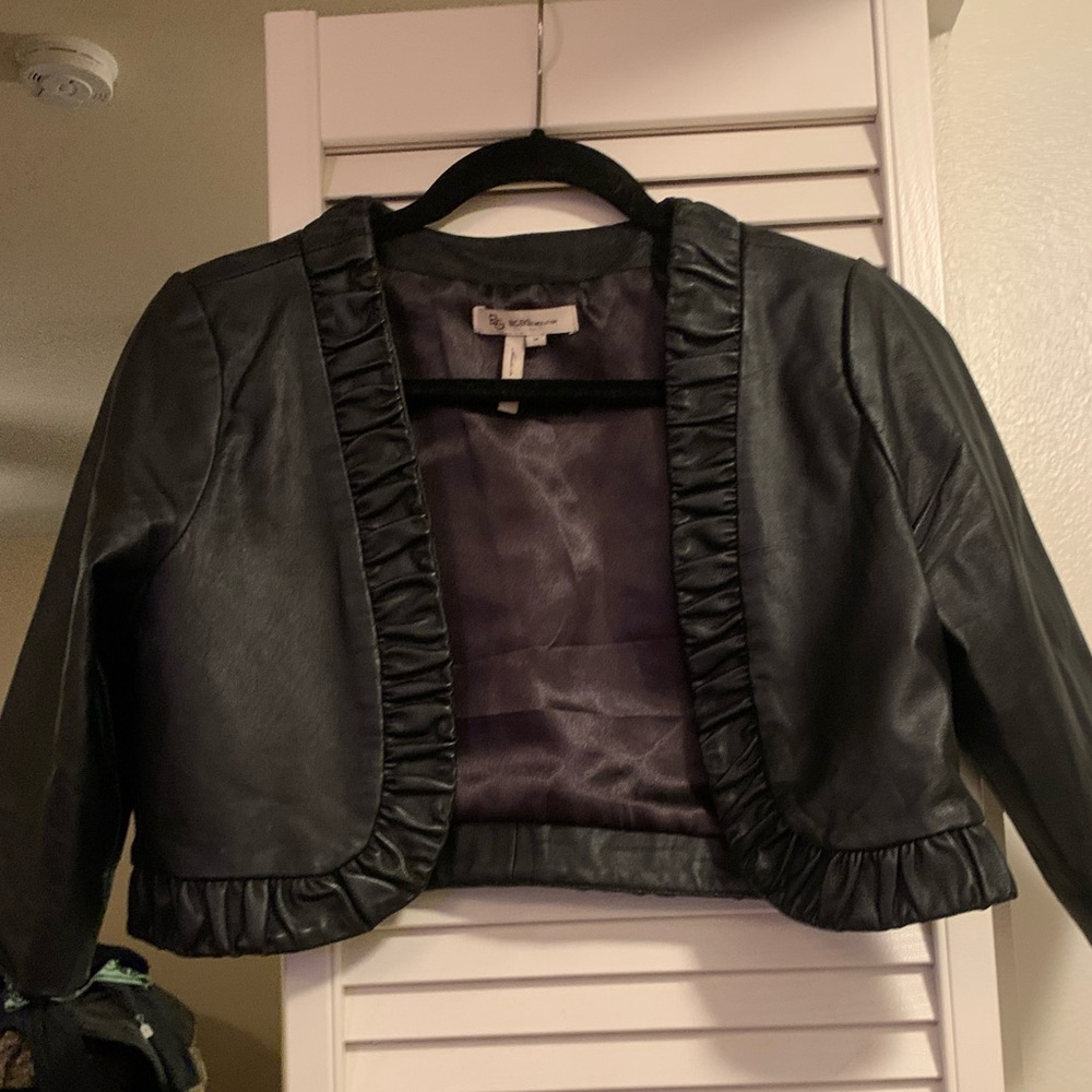 Medium BCBG CROPPED BLACK JACKET